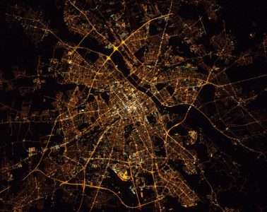 Warszawa widziana z Międzynarodowej Stacji Kosmicznej w 2016 roku. Fot. NASA