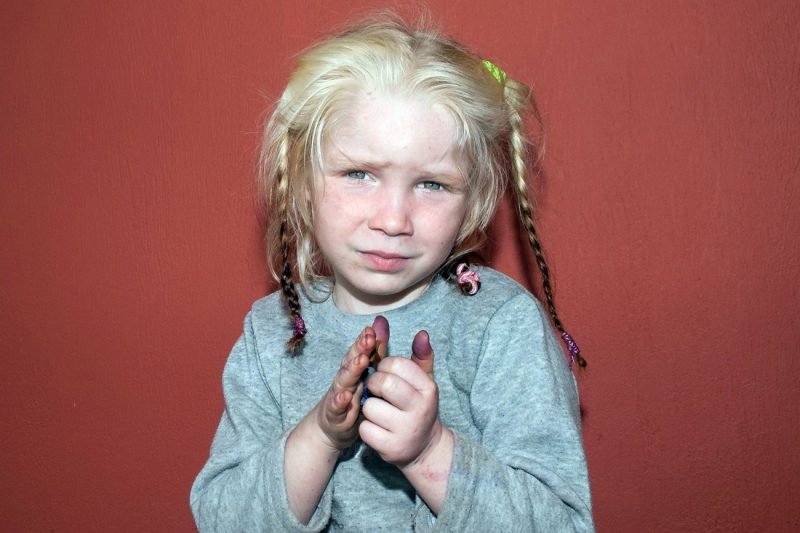 Maria - dziewczynka odebrana w Grecji parze Romów.