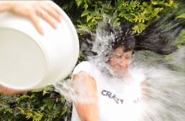 ALS Ice Bucket Challenge. Fot Crazy Nauka
