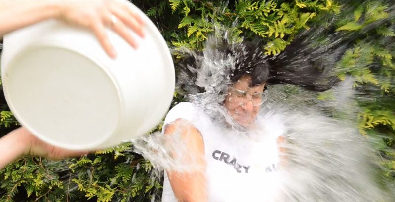 ALS Ice Bucket Challenge. Fot Crazy Nauka