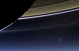 Ziemia widziana zza Saturna. Fot. NASA/JPL-Caltech/Space Science Institute