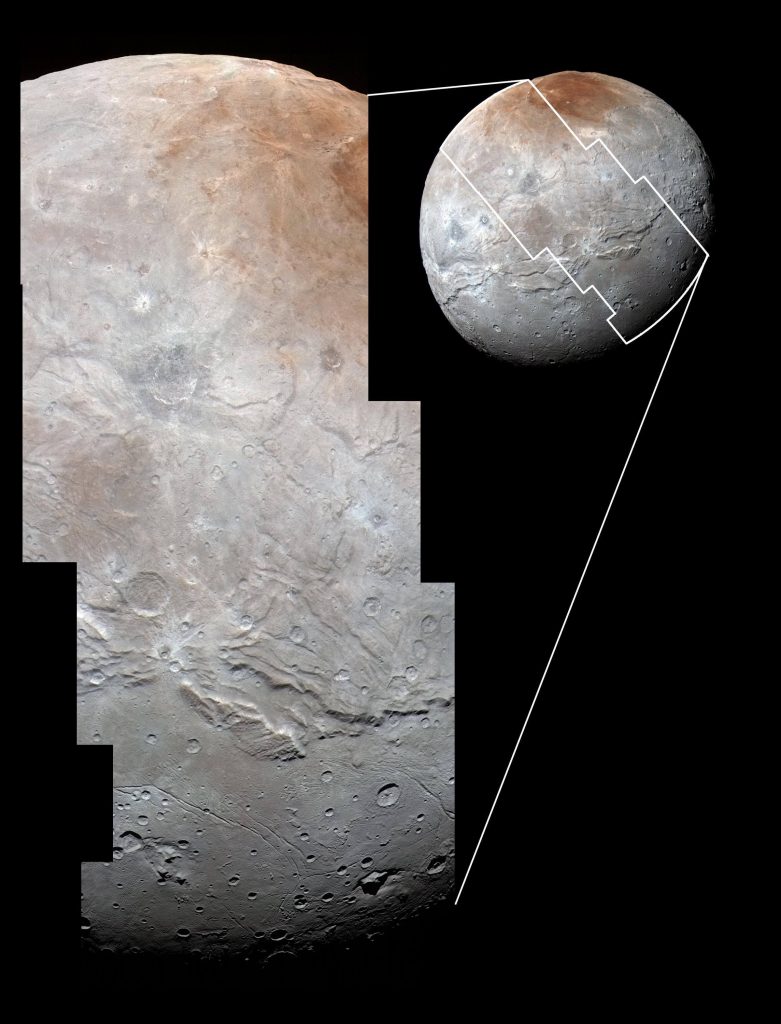 Powiększenie fragmentu powierzchni Charona pokazujące gigantyczne pęknięcie powierzchni. Fot. NASA/JHUAPL/SwRI