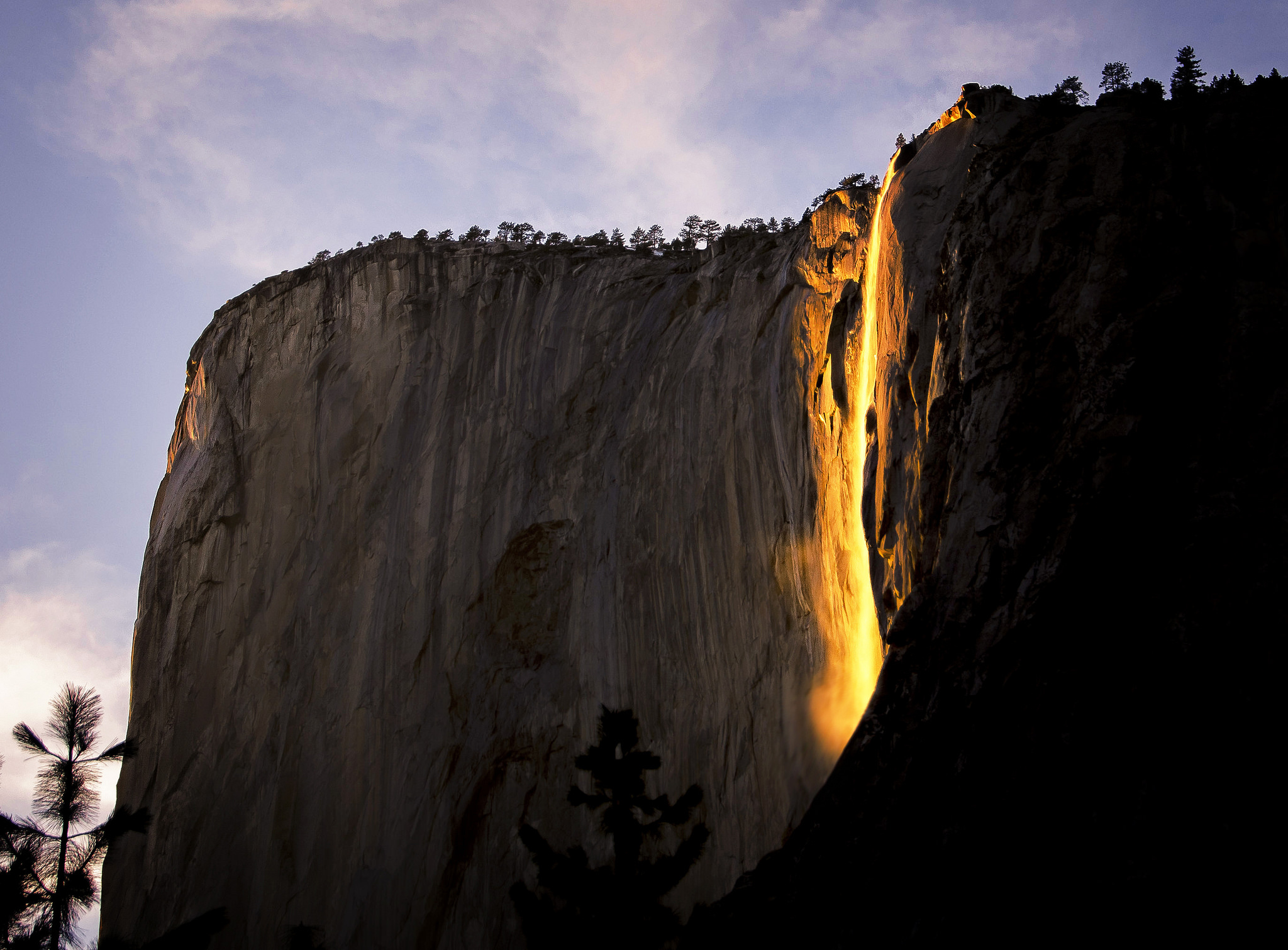 Ognisty wodospad w dolinie Yosemite – co to za zjawisko? – Crazy Nauka